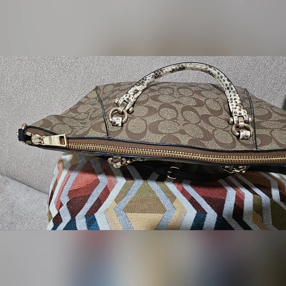 Coach Handbag Crossbody - Picture 3 of 6